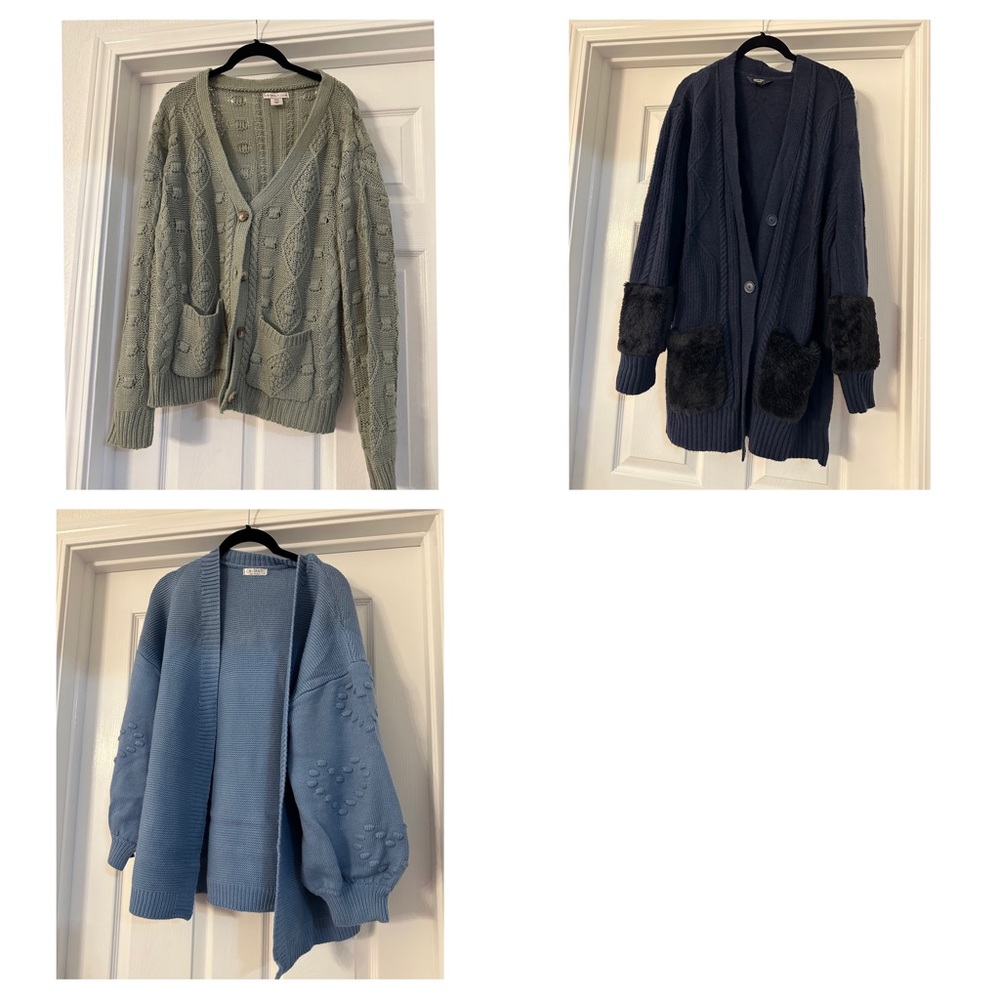 Lot of three sweaters. Bubble sleeve, large knit, fur pocket, boho